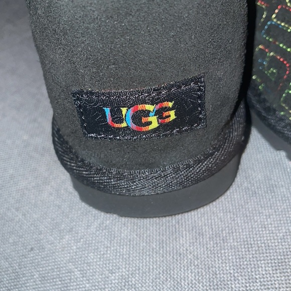 NWOTOB Uggs Boots - Picture 3 of 6